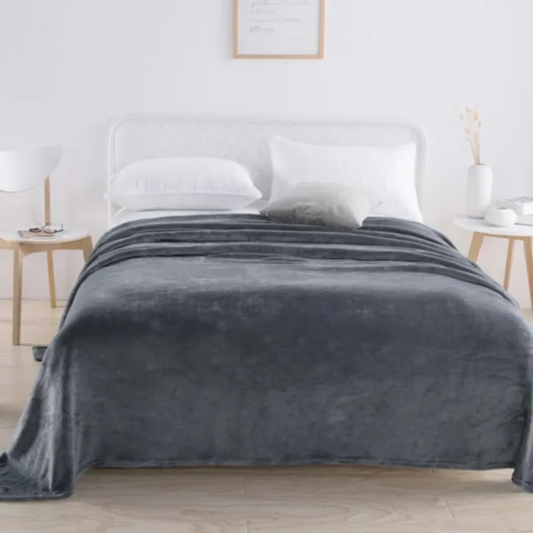 1pc, simple and plain colored plush blanket, multifunctional Farley plush blanket cover, thickened and warm - Image 2